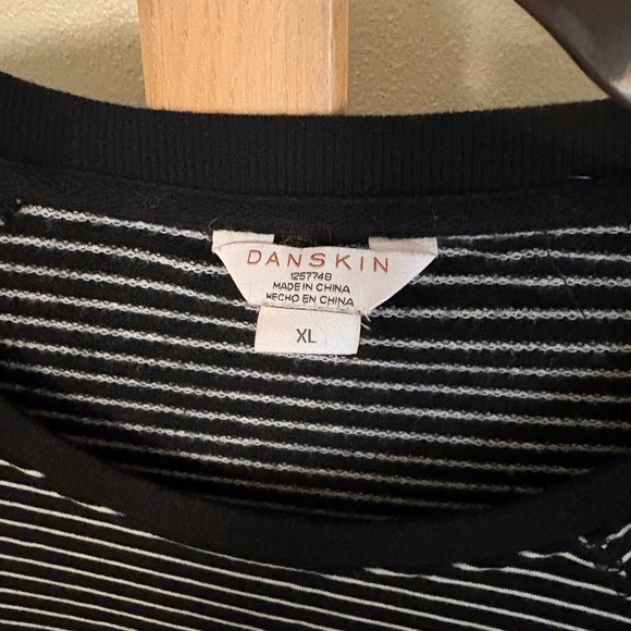 4 for $20!Bundle 4 items w/this title and offer $20!Danskin tulip hem sweatshirt - Picture 4 of 4